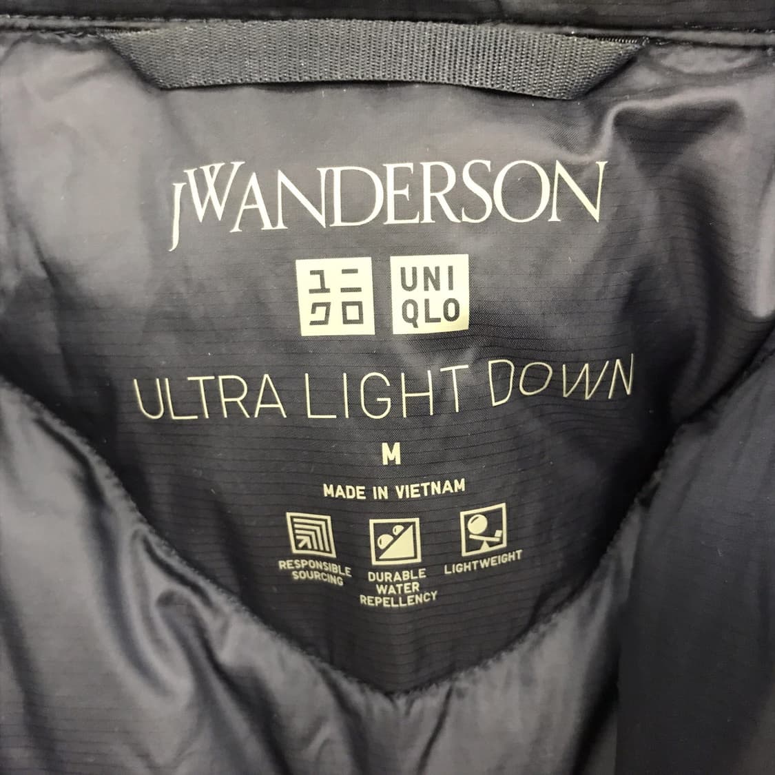 유니클로 x JW앤더슨 울트라라이트 퀼팅패딩 [M] 상품이미지4