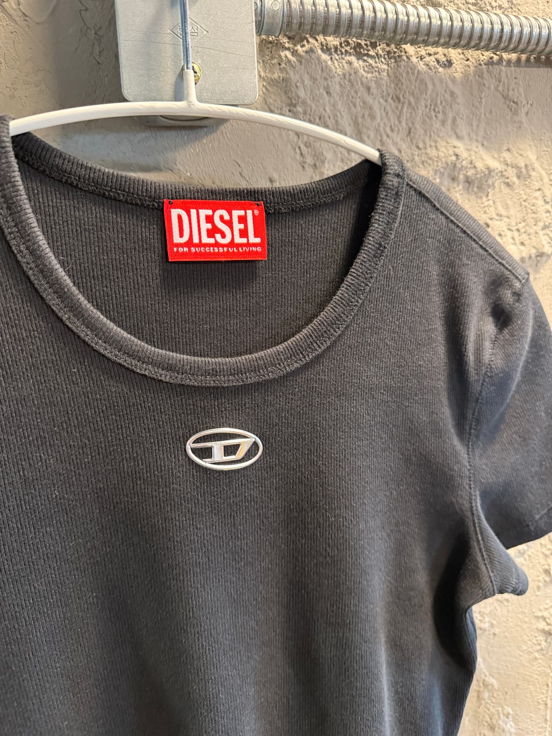 디젤 메탈 D 로고 슬림핏 반팔 티셔츠 블랙 S 상품이미지2