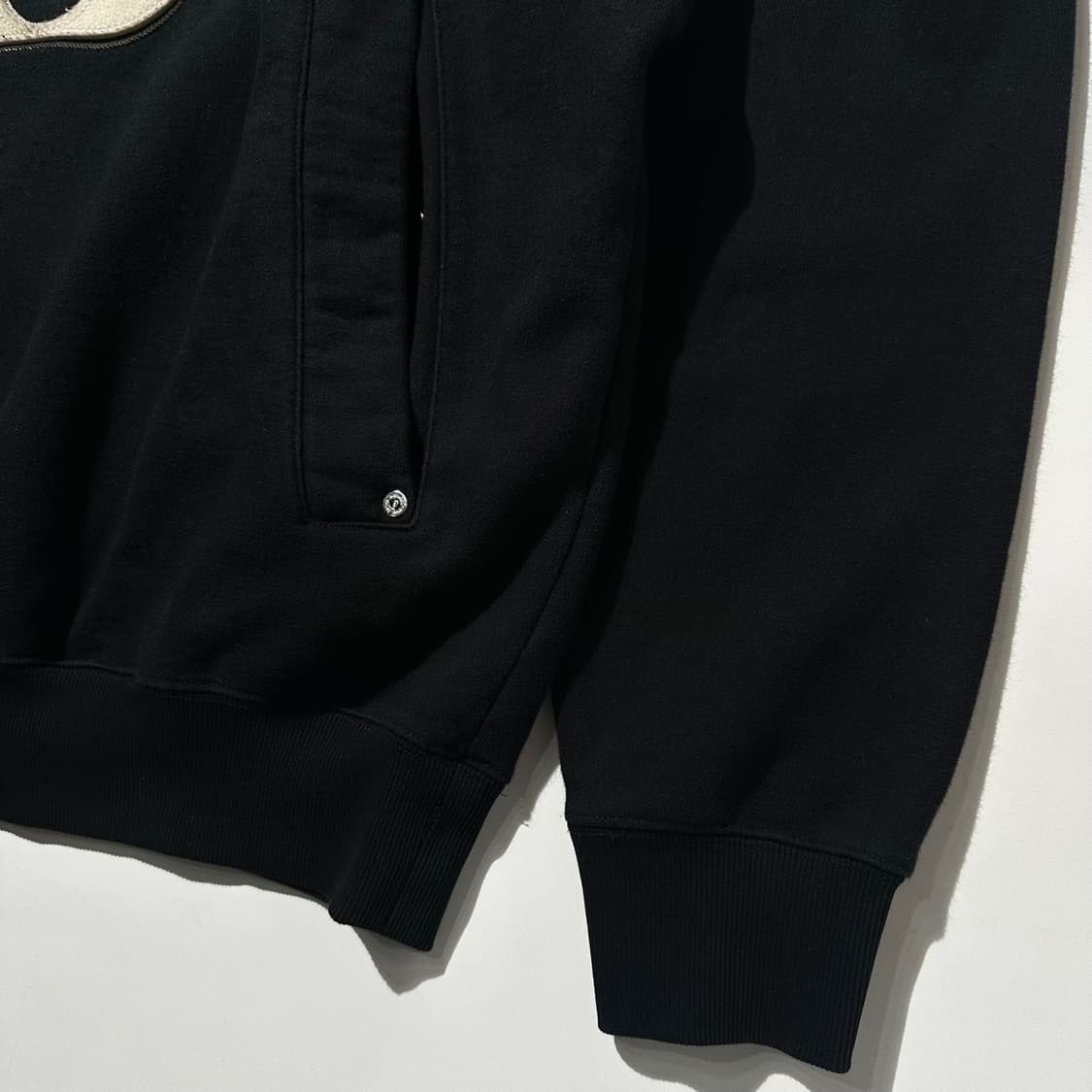 세터 리벳 아플리케 포켓 로고 후드 상품이미지5