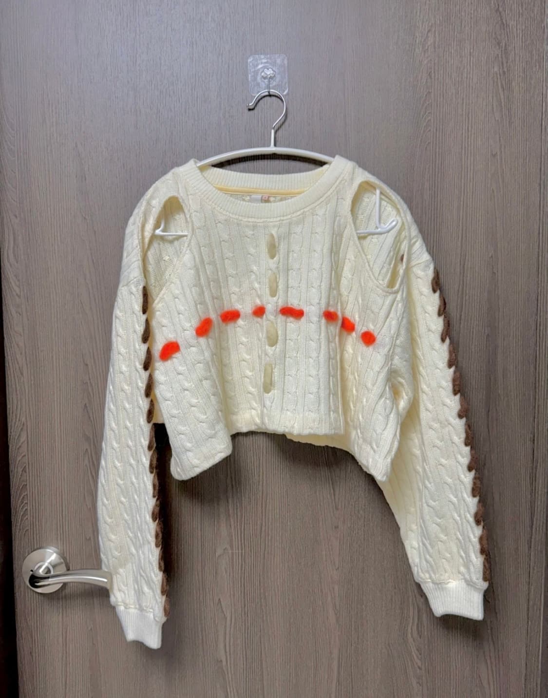 기준 숄더 트임 크롭 니트 상품이미지1