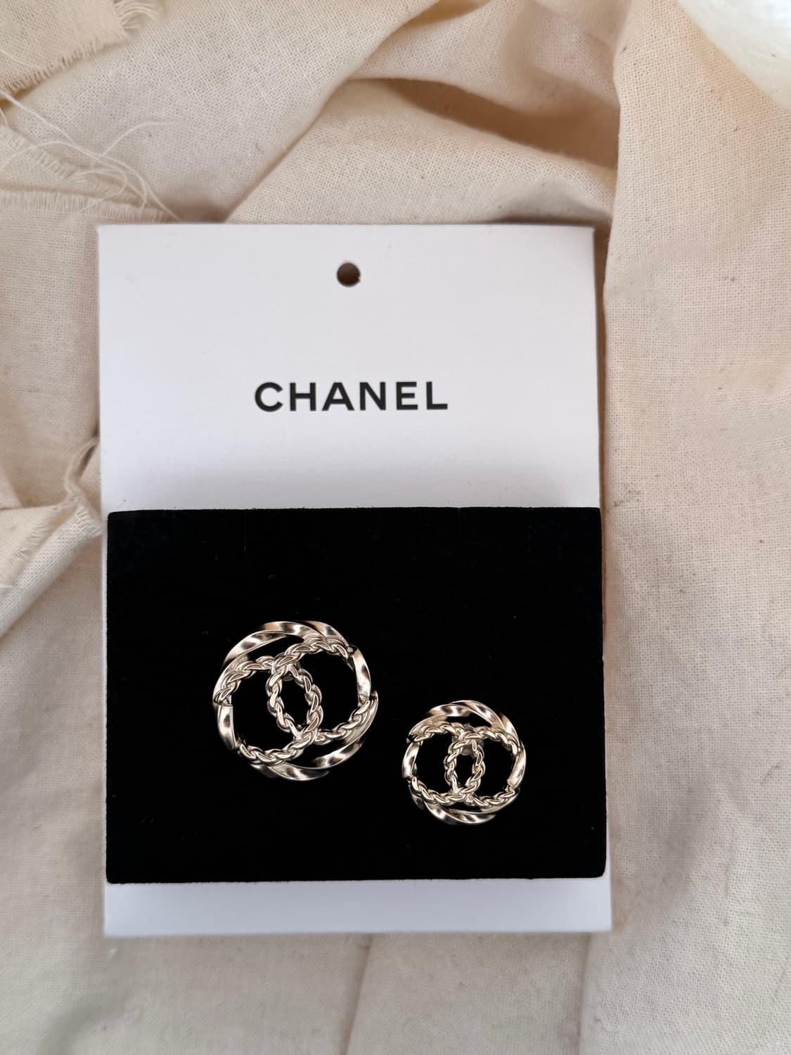 2020p / 샤넬 정품 버튼 리싸이클 이어링 귀걸이 상품이미지2