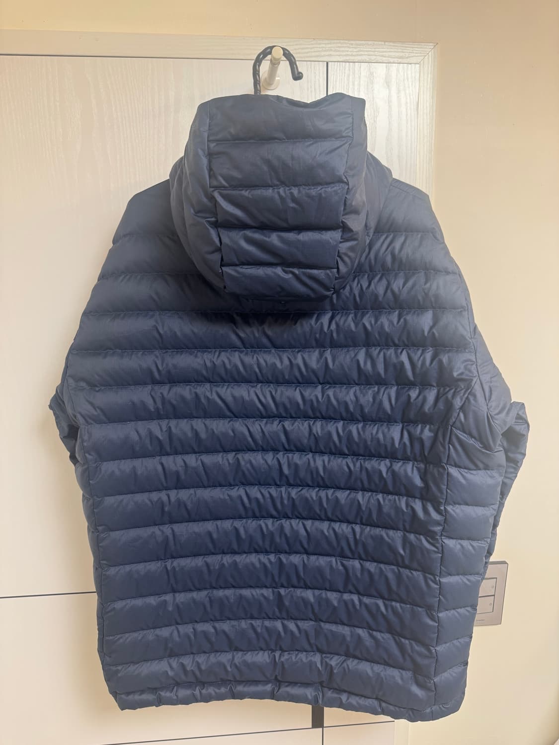 파타고니아 다운스웨터 후디 네이비 상품이미지3