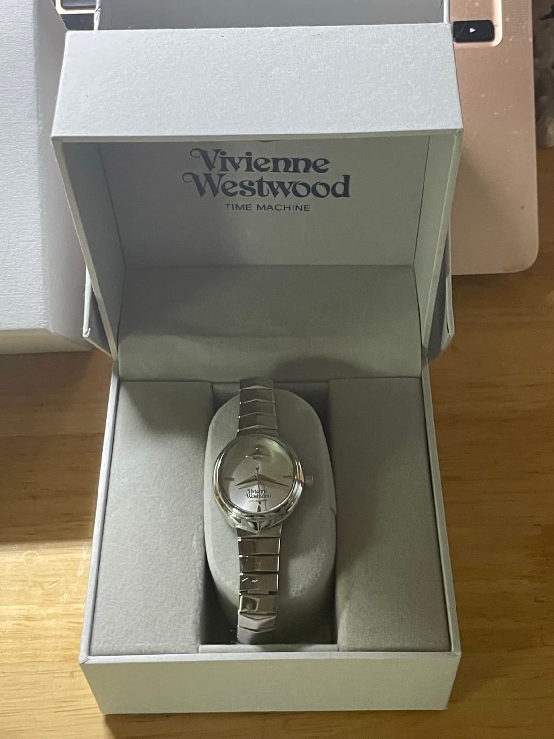 비비안웨스트우드 여성시계 실버 상품이미지5