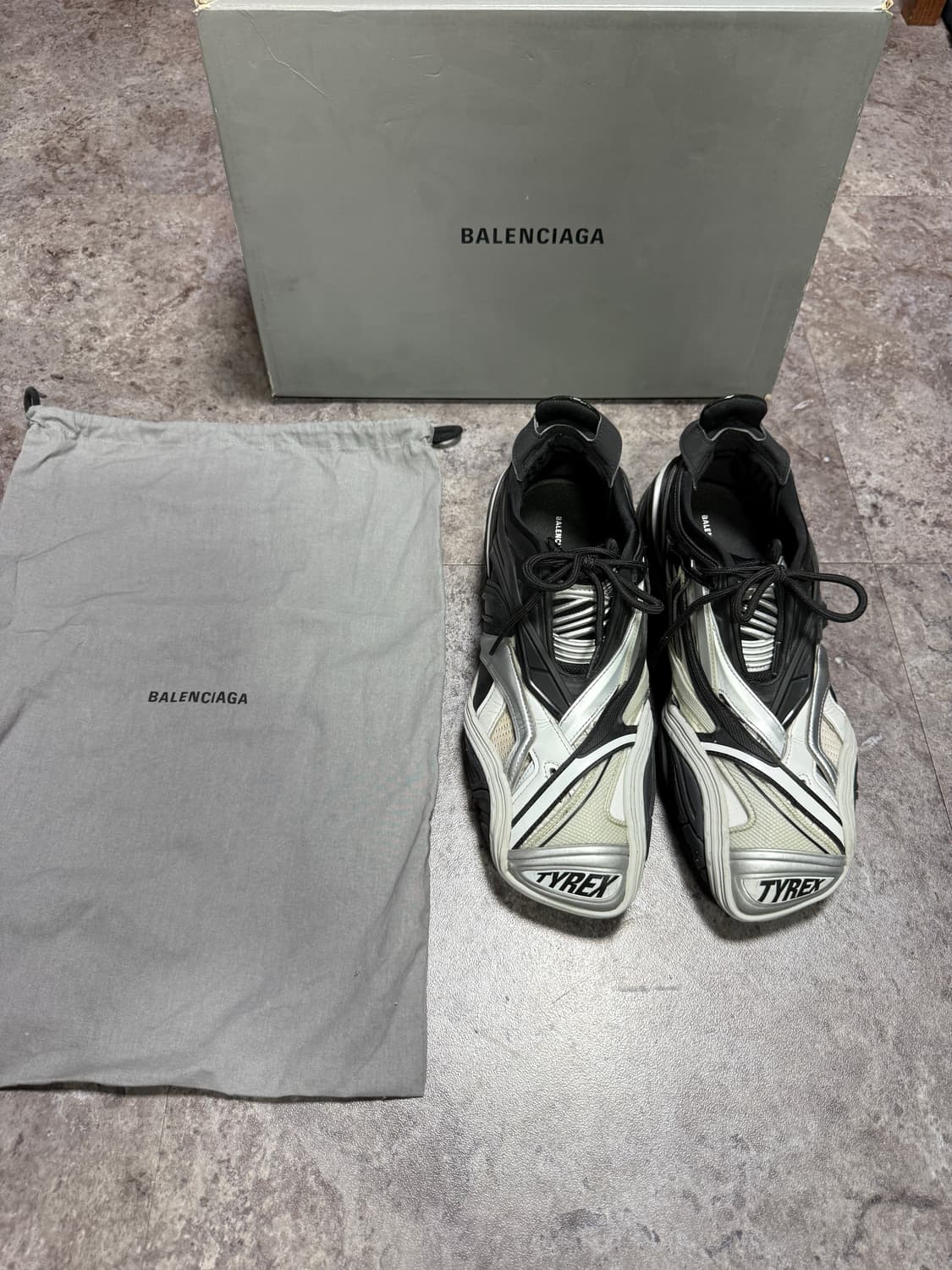 발렌시아가 타이렉스 43 풀박스 상품이미지2