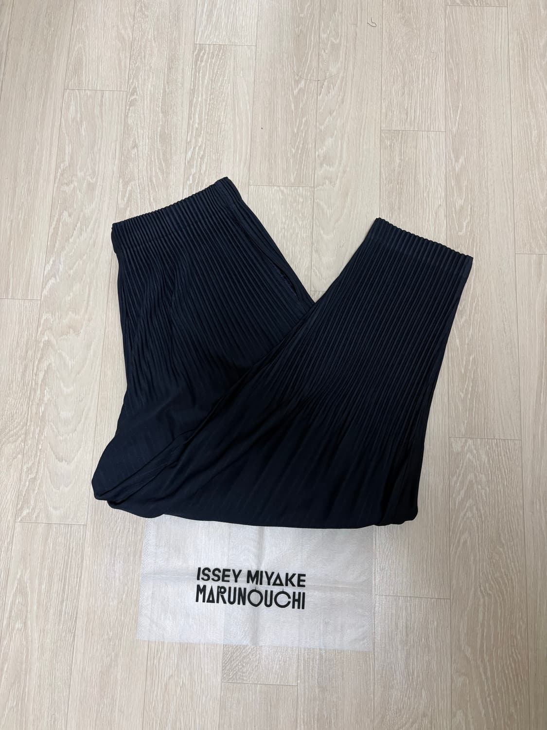 옴므플리세 팬츠 네이비 3 상품이미지2