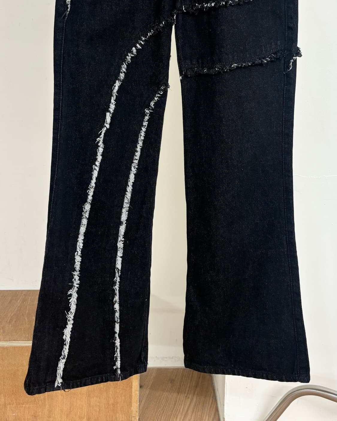 앤더슨벨 카리스 러프 라인 로우컷 진 상품이미지3