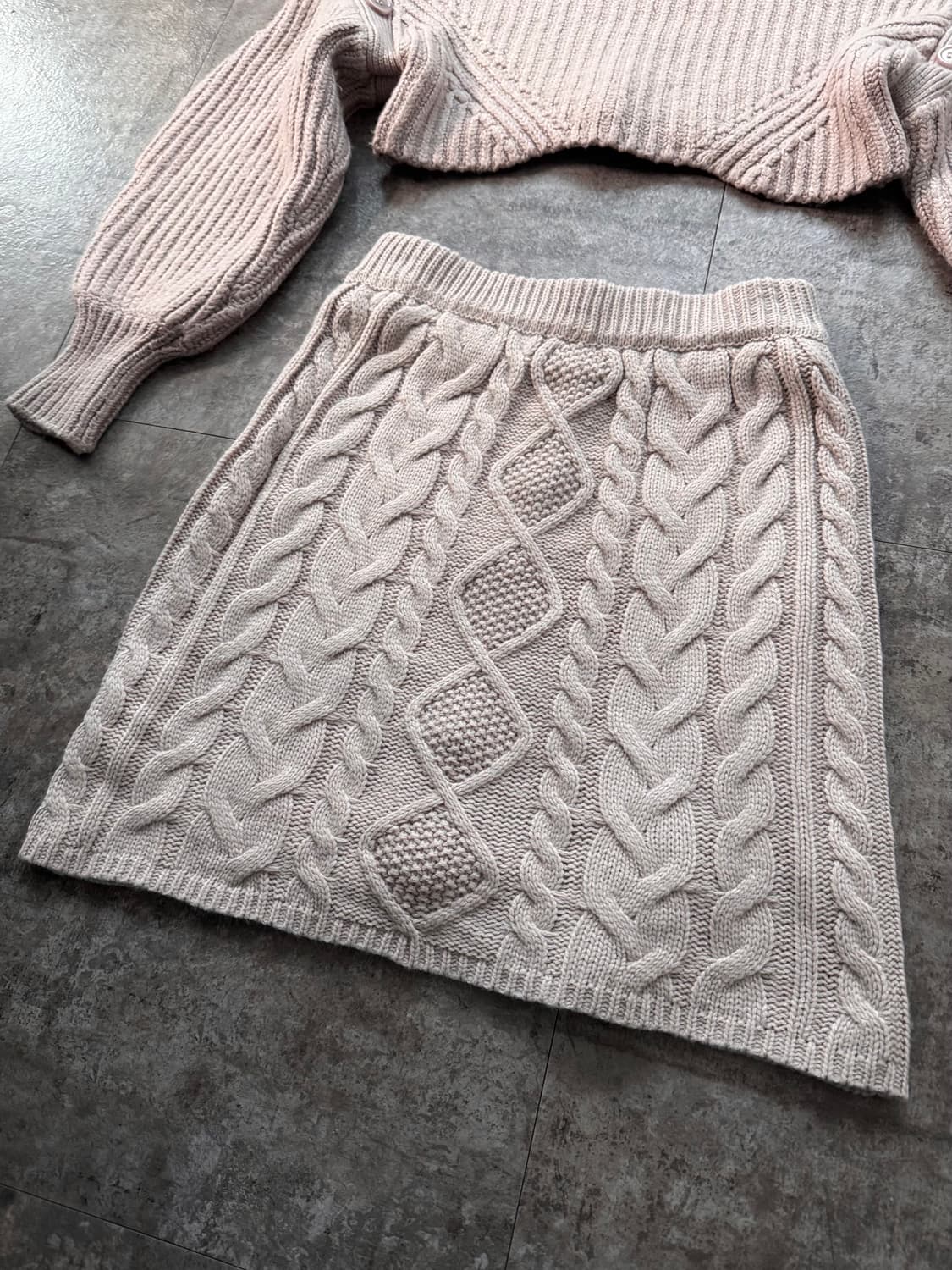 오픈 버튼 숄더 크롭 니트 스커트 2pcs SET (단품 구매 가능) 상품이미지8