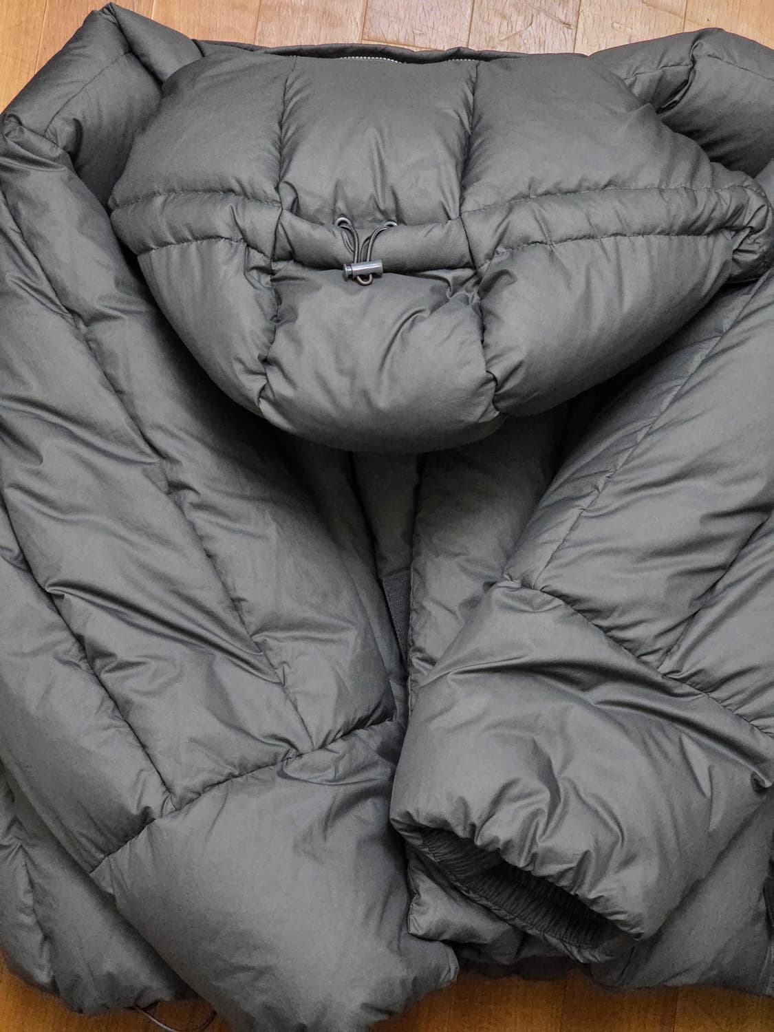 24FW 준지 209 세로자수 히든후드 다운점퍼 50 상품이미지6