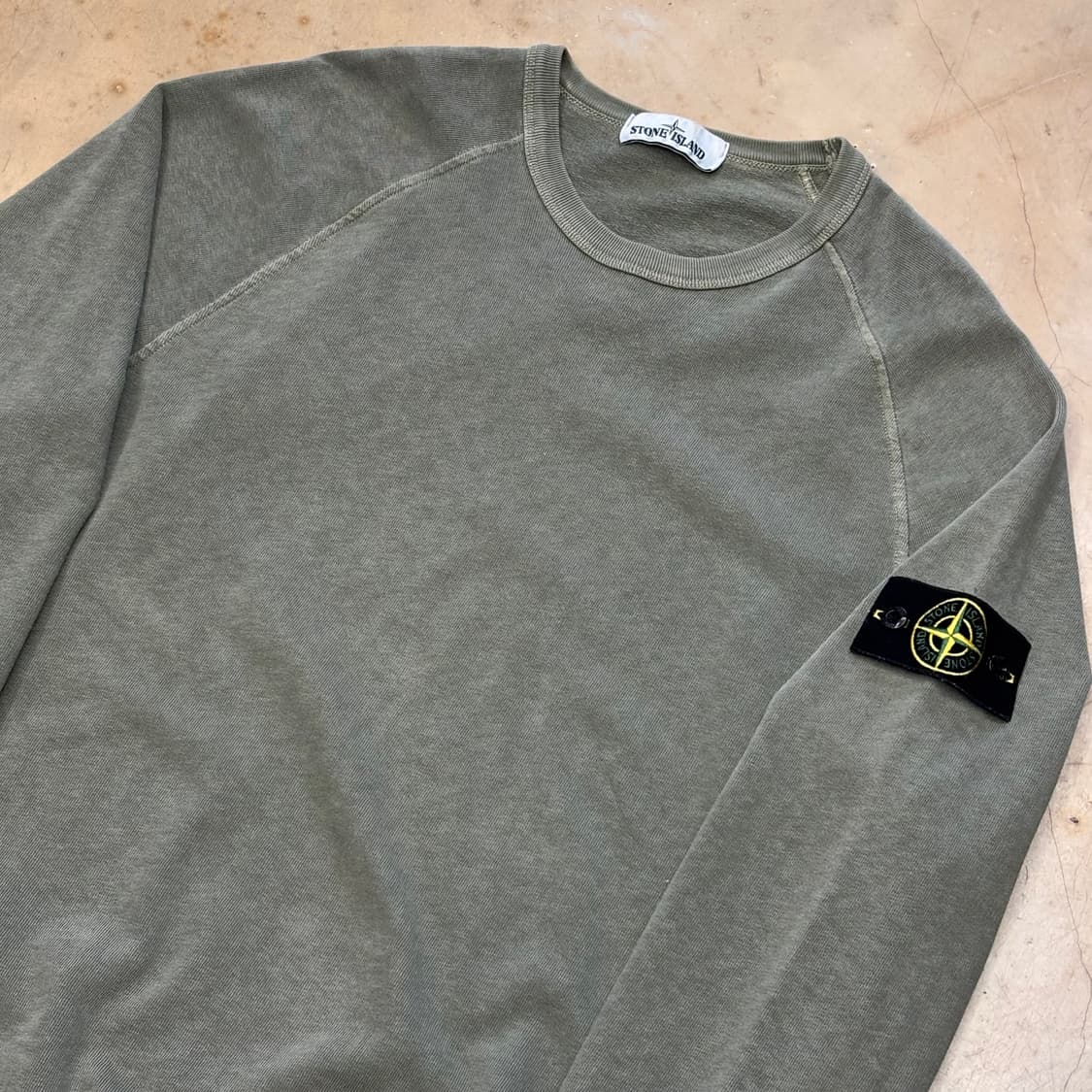 🫶🏻 스톤아일랜드 카키 맨투맨 🫶🏻 상품이미지2