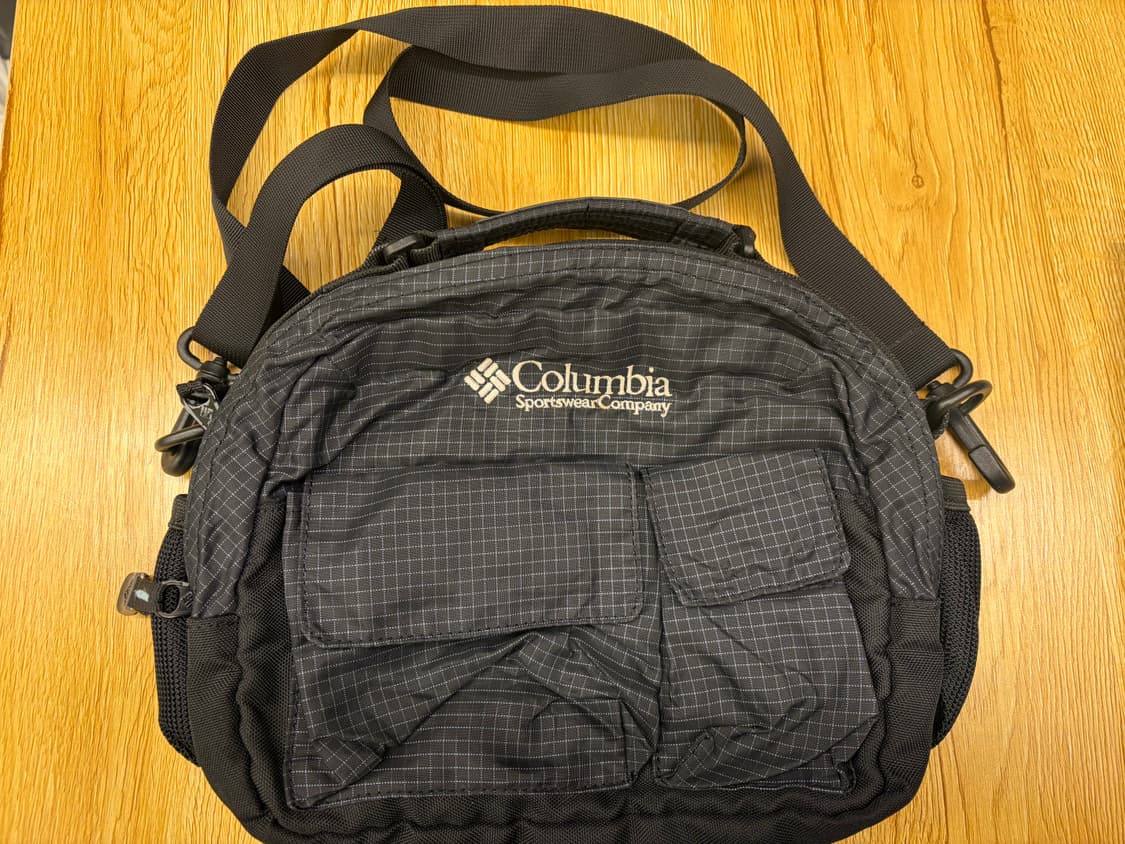 컬럼비아 블랙 크로스백 가방 상품이미지1