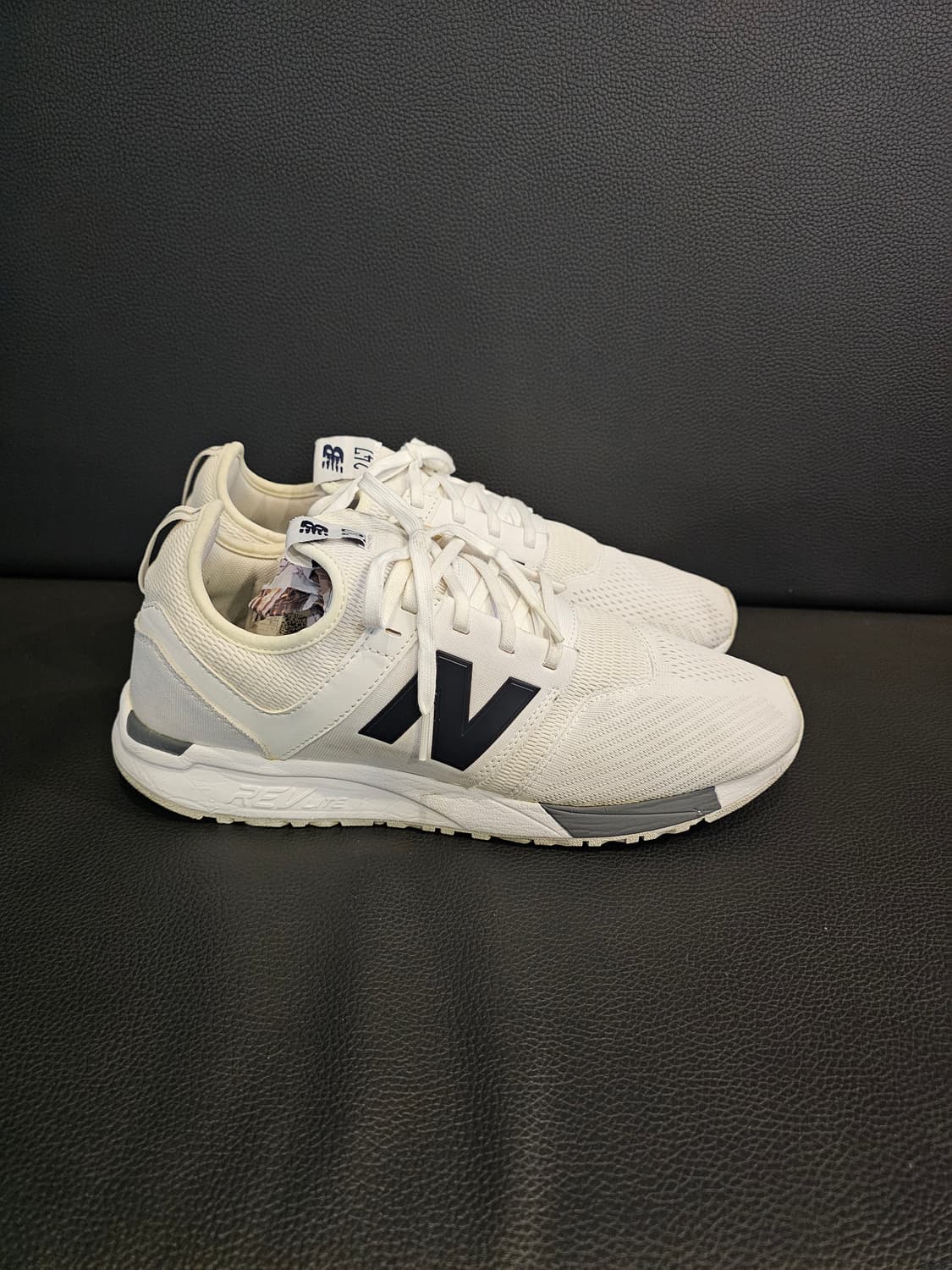 뉴발란스 247 화이트 런닝화 상품이미지1