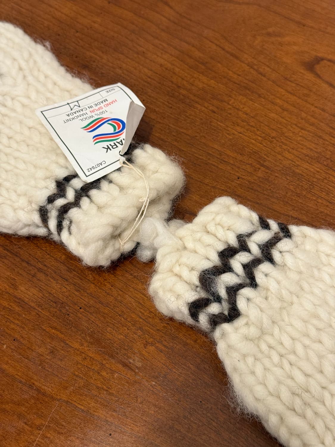 Canada Cowichan Hand Knit Wool Mittens 상품이미지3