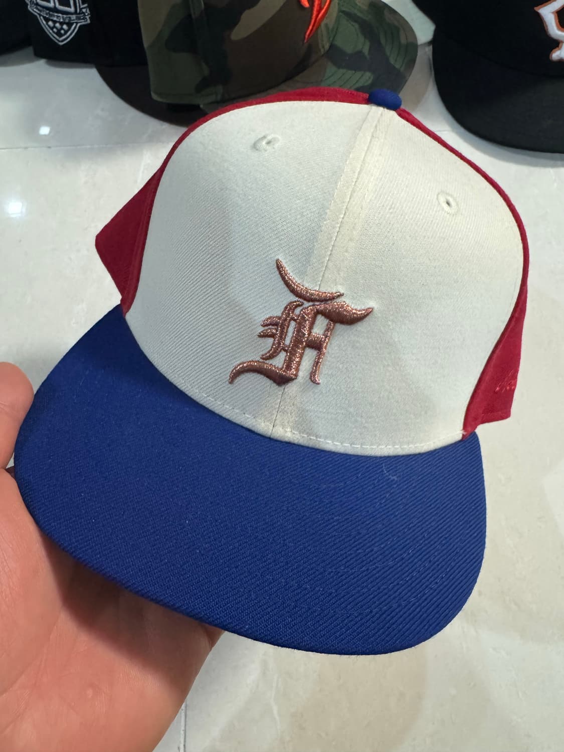 뉴에라 x 피어 오브 갓 5/8 미시착 처분  상품이미지1