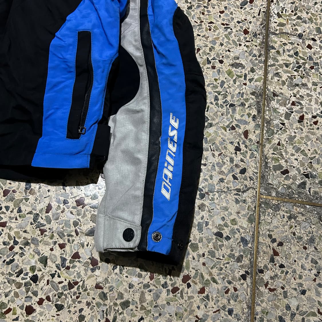 다이네즈(Dainese)의 D-Dry 텍스타일 바이크 재킷 상품이미지5