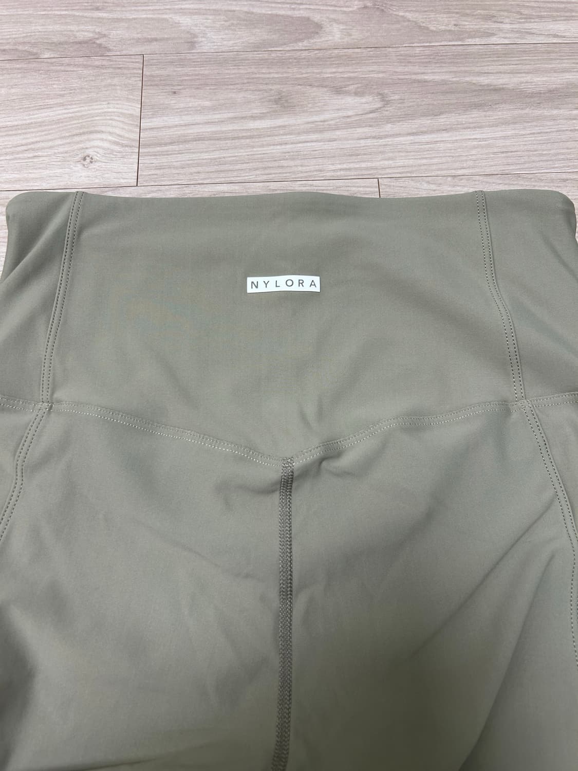 Nylora 카키 레깅스(미착용새상품)(S SIZE) 상품이미지2