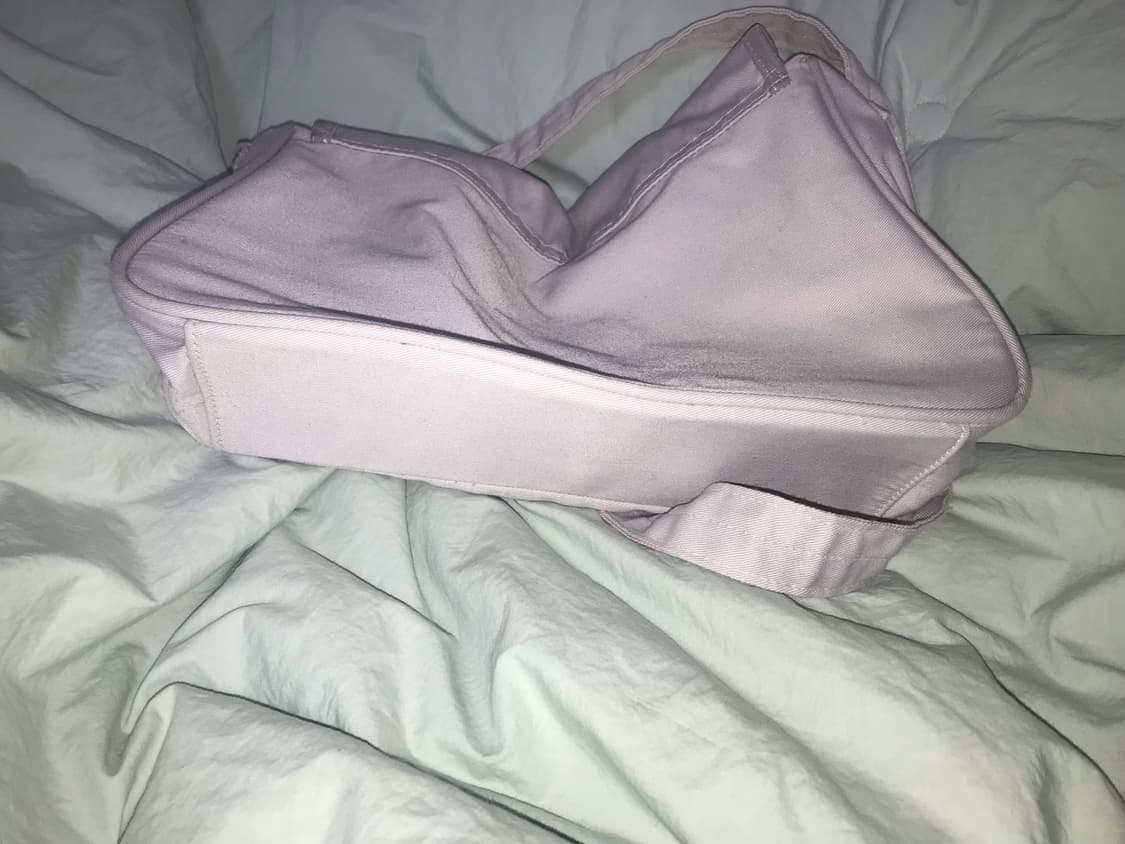 지초이 지프트샵 메신저백 아이스베이지 상품이미지4