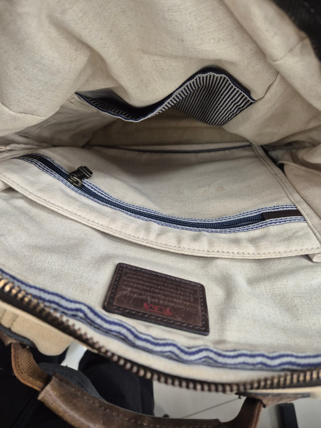 투미 녹스 백팩 베이지 색상 상품이미지7