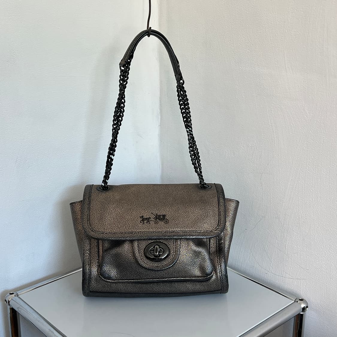 Coach vintage leather shoulder bag 상품이미지2