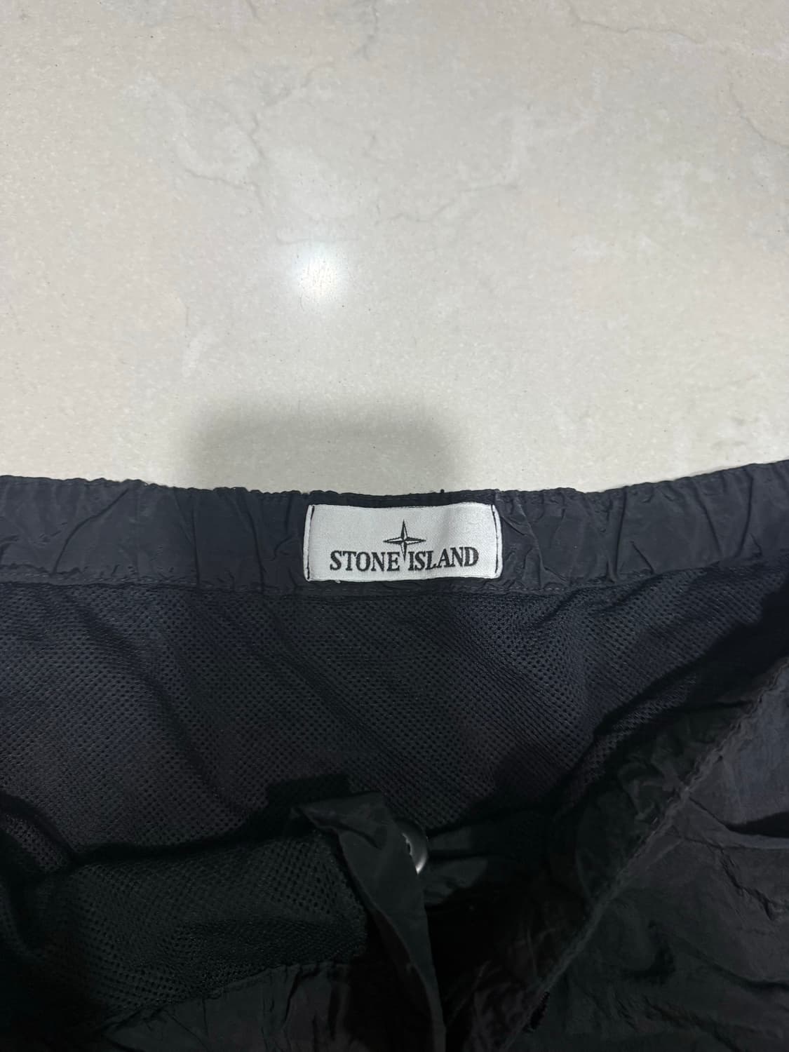 [당일출고,풀박스] 25SS 스톤아일랜드 나일론 반바지 상품이미지3