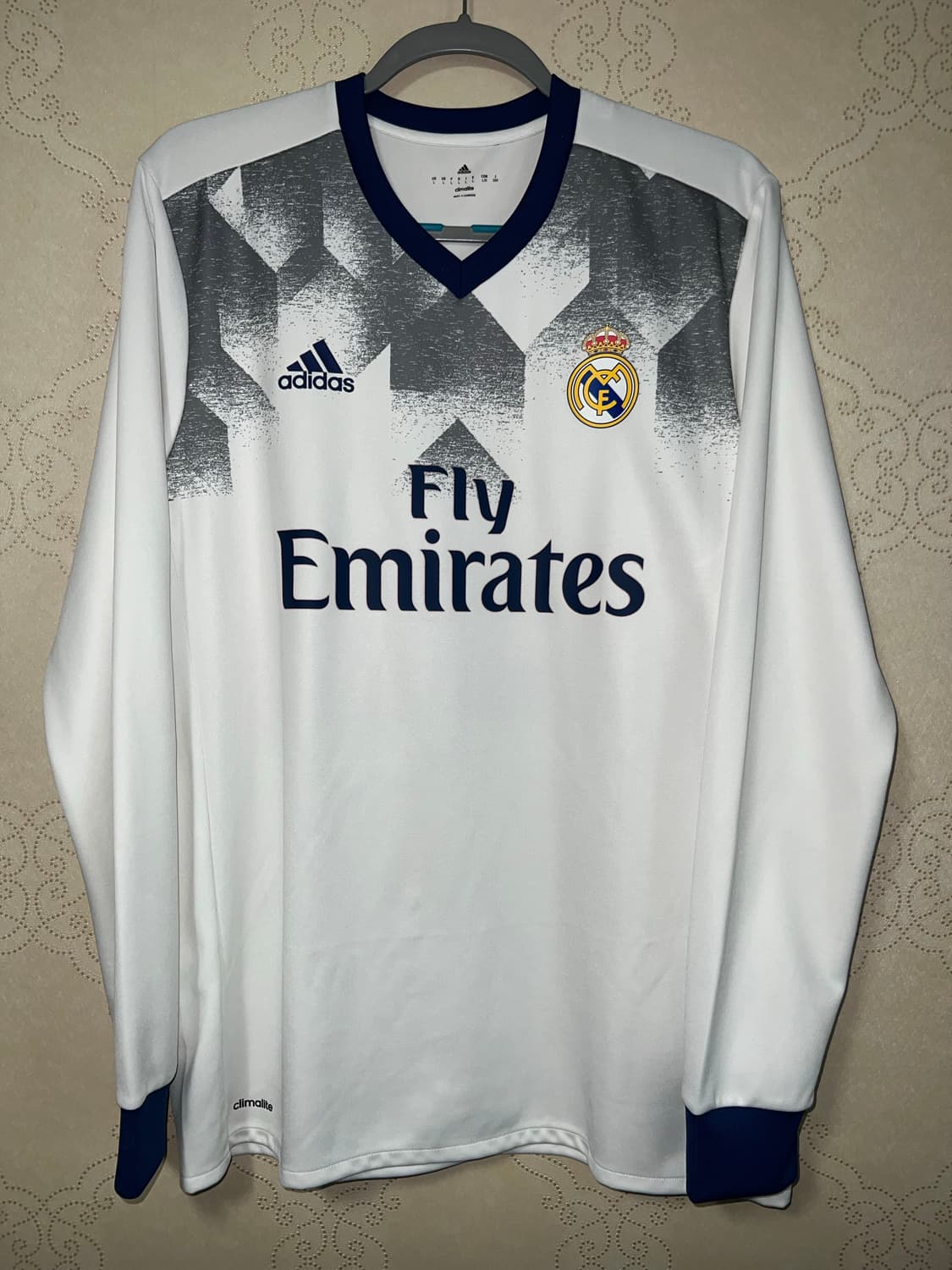 16-17 레알 마드리드 프리매치 지급용 긴팔 상품이미지1