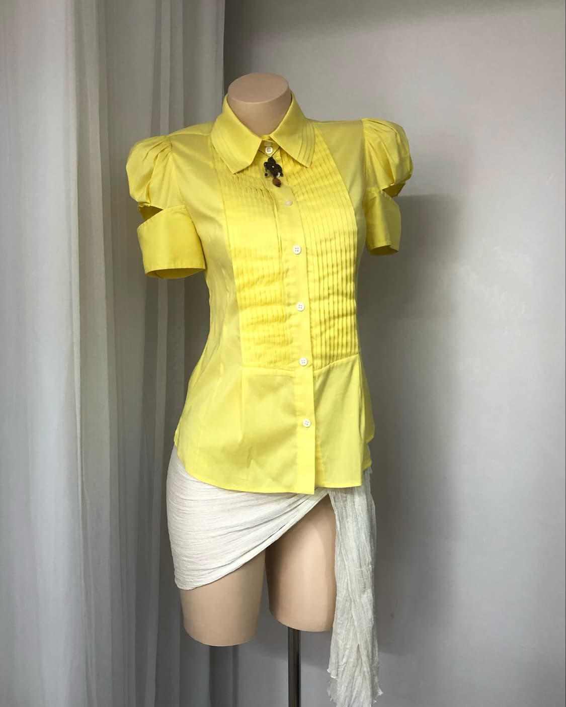 O‘2nd shirred puff-sleeve yellow blouse  상품이미지2