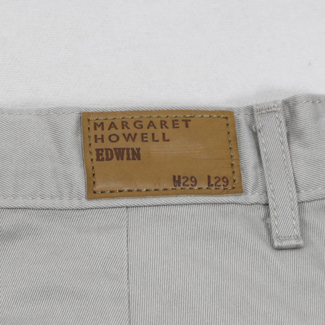 (착용컷) MARGARET HOWELL x EDWIN 치노 팬츠 (31) 상품이미지9