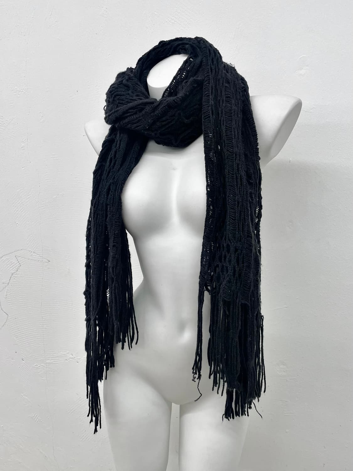 블랙 그런지 짜임 머플러  상품이미지1