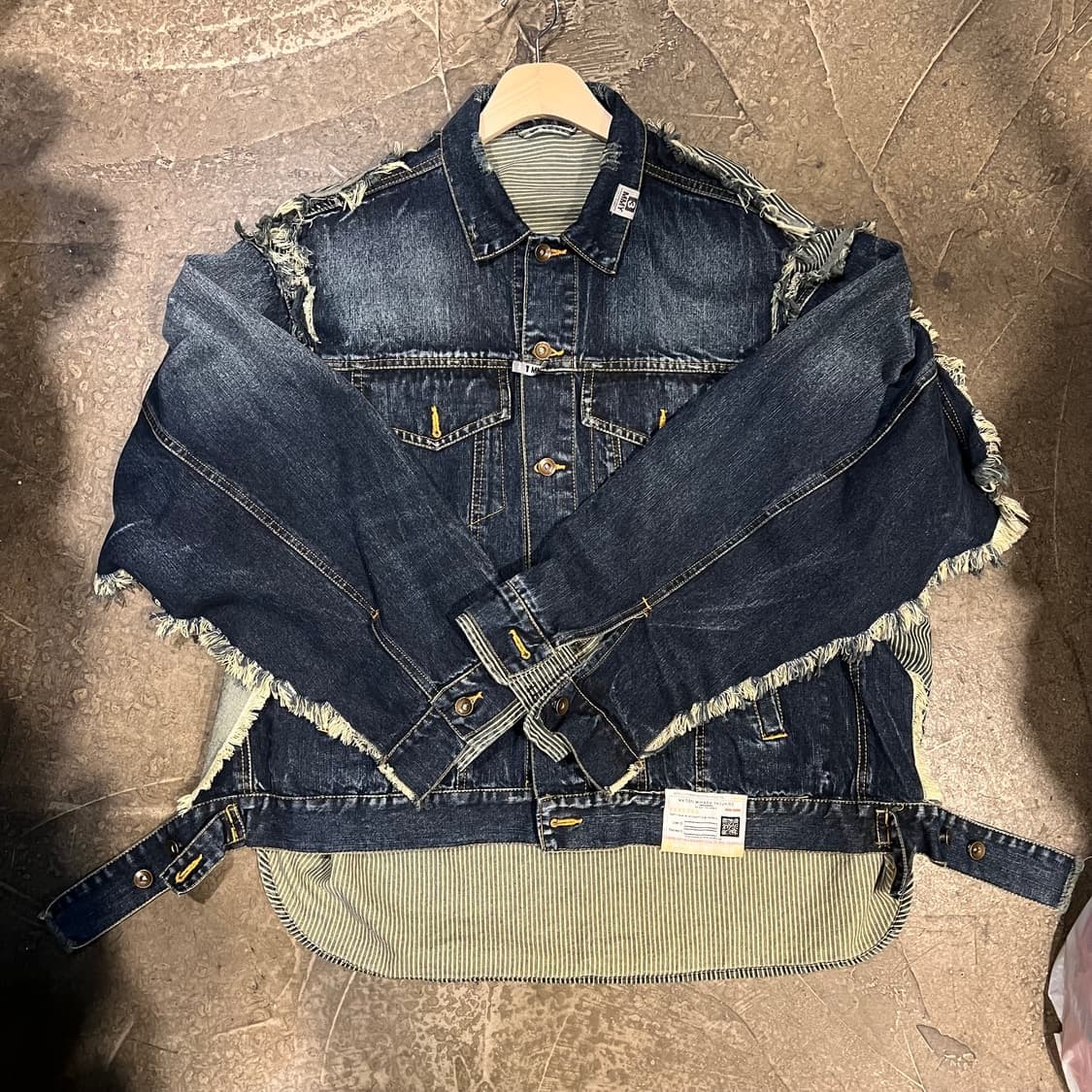 Maison Mihara Yasuhiro 감각적인 디자인 데님 자켓입니다 상품이미지1