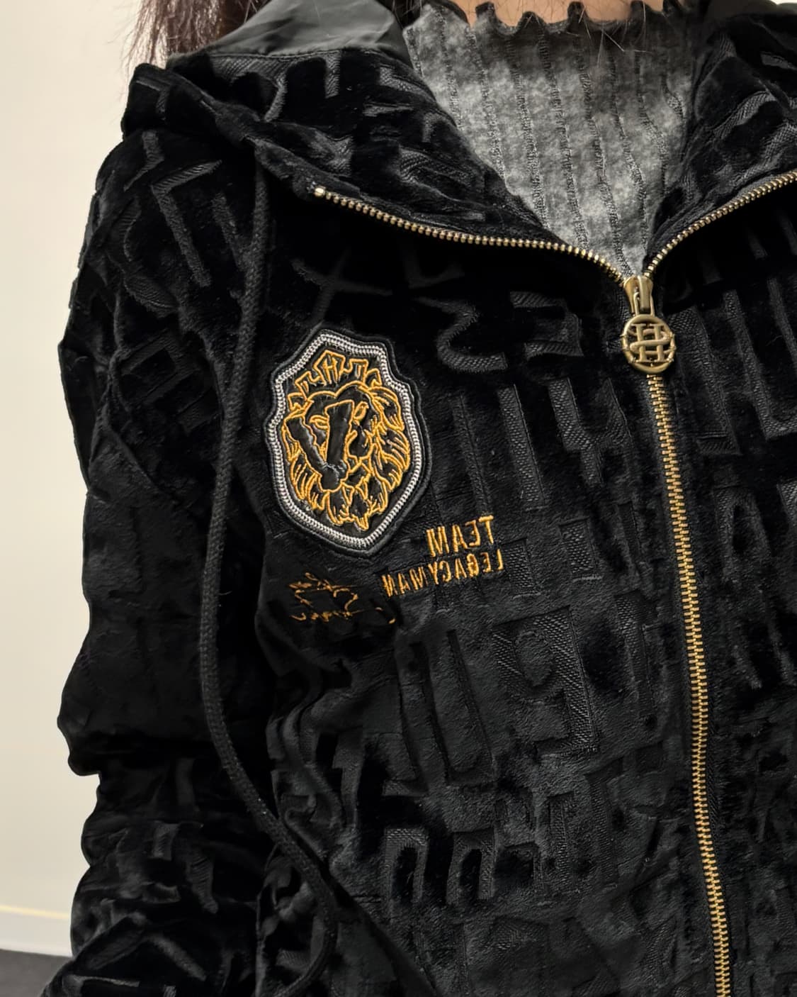 올드 빈티지 레터링 벨벳 후드집업 블랙 상품이미지3