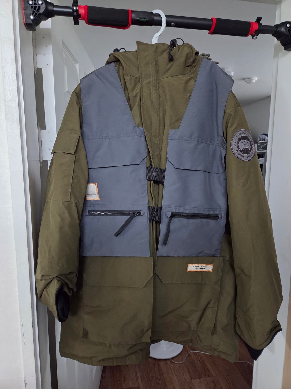 캐나다구스 콜라보 살레헤 벰버리 익스페디션 파카 새제품 상품이미지1