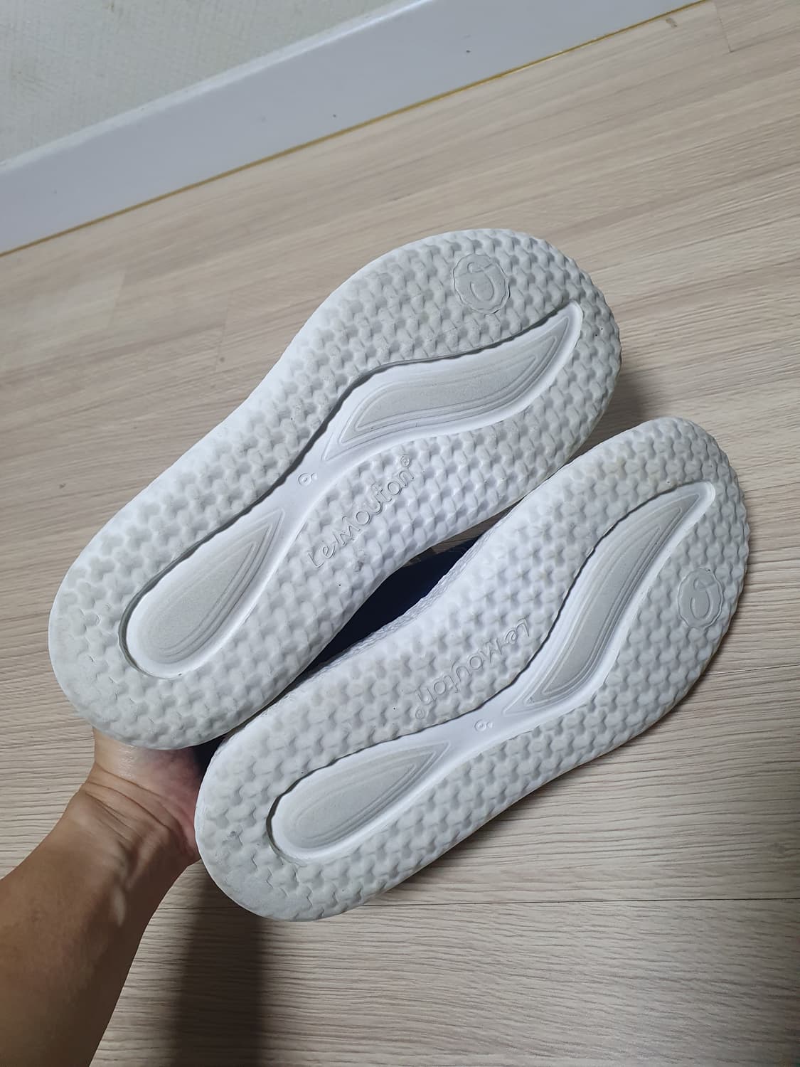 르무통 운동화 255 상품이미지7