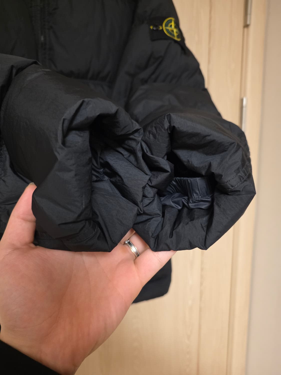 [24FW] 스톤아일랜드 크링클랩스 후드 패딩 L사이즈 상품이미지4