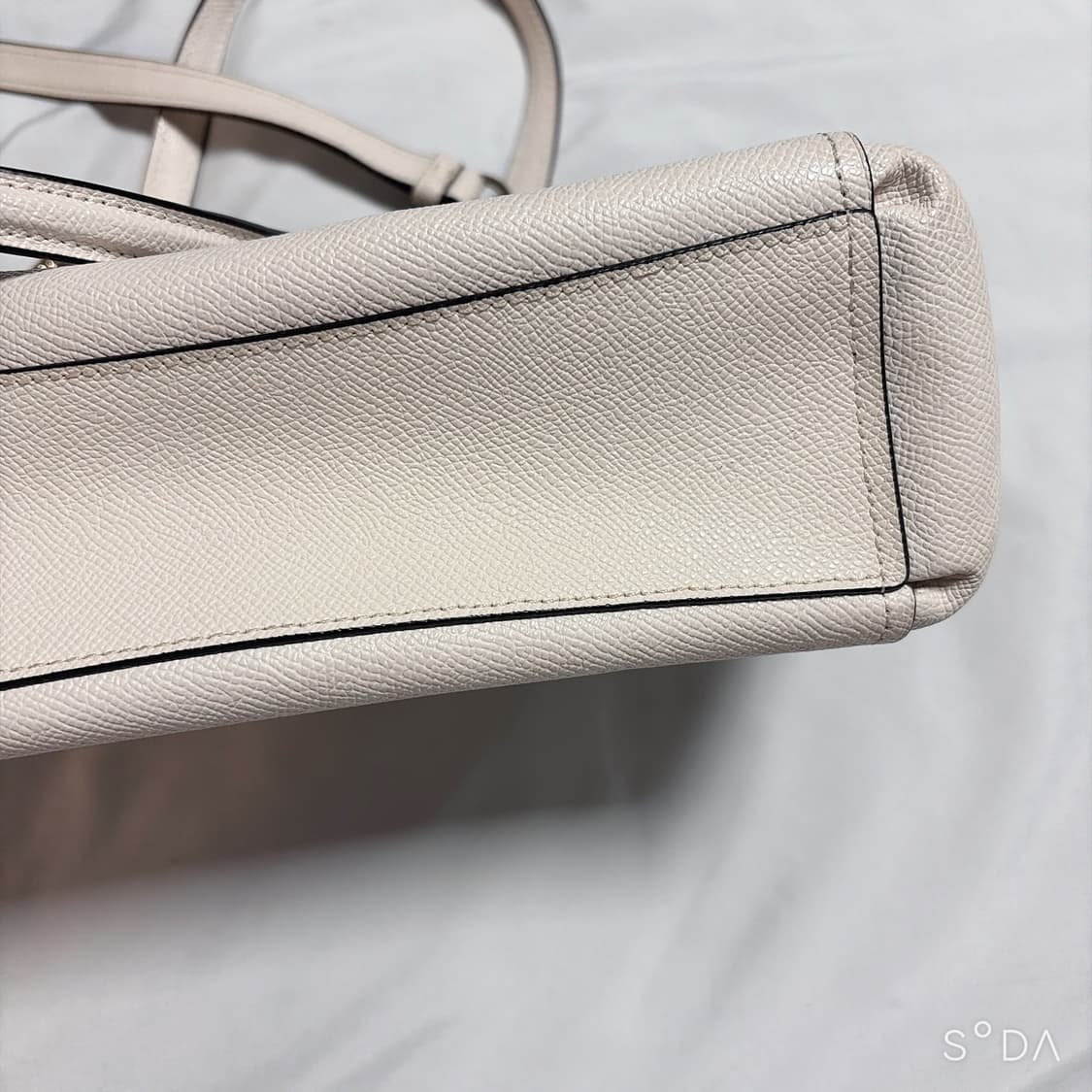 코치 아이보리 가죽 숄더백 상품이미지3