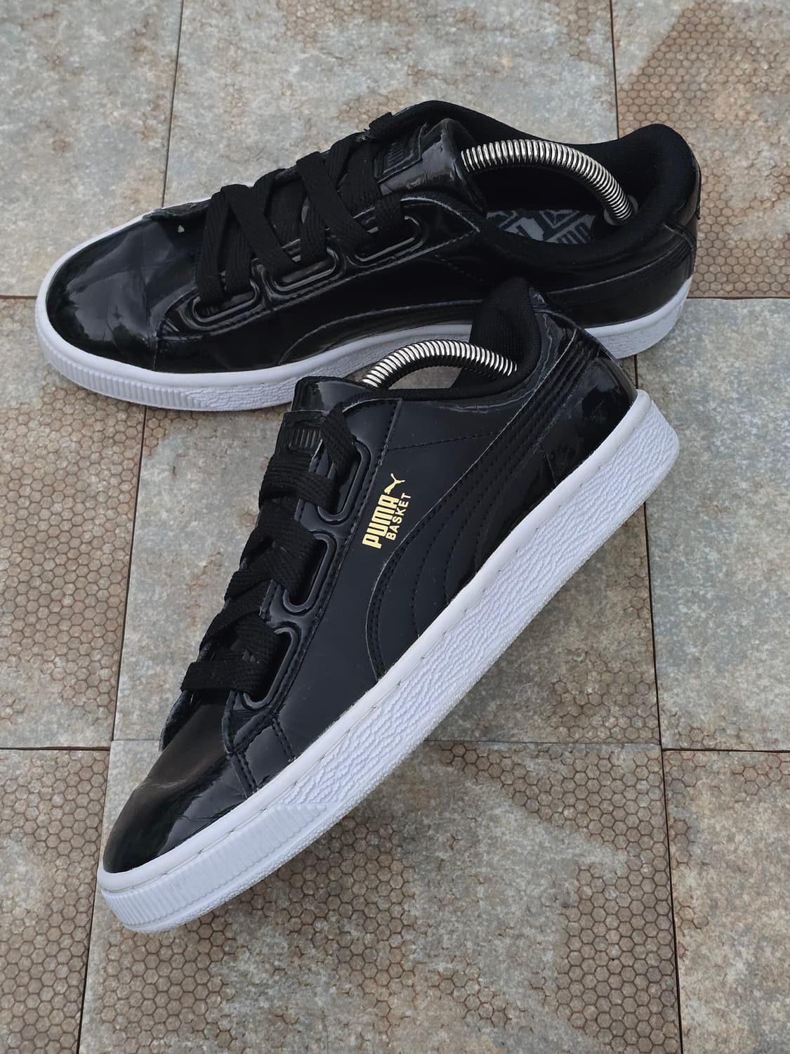 (240)푸마 바스켓 하트 페이턴트 블랙 상품이미지3