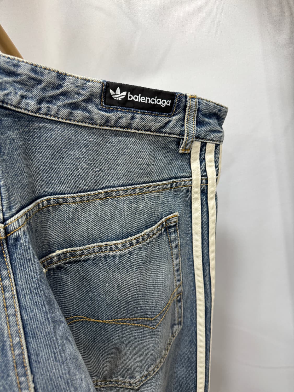 백화점판 발렌시아가 아디다스 데님팬츠 M  상품이미지5