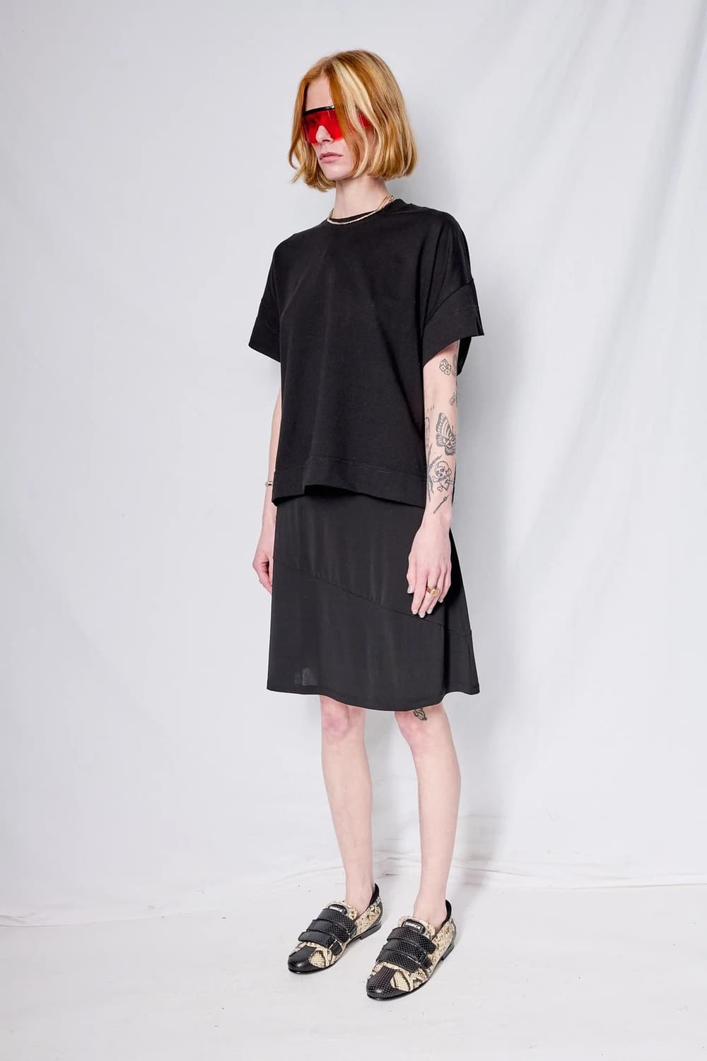 PLASTIC STUDIOS - BLACK TEE 상품이미지3