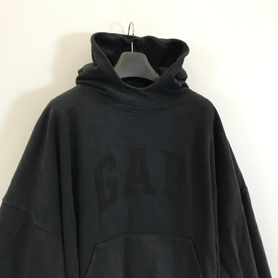 이지갭 엔지니어드 바이 발렌시아가 도브 후드 블랙 [L] 상품이미지2