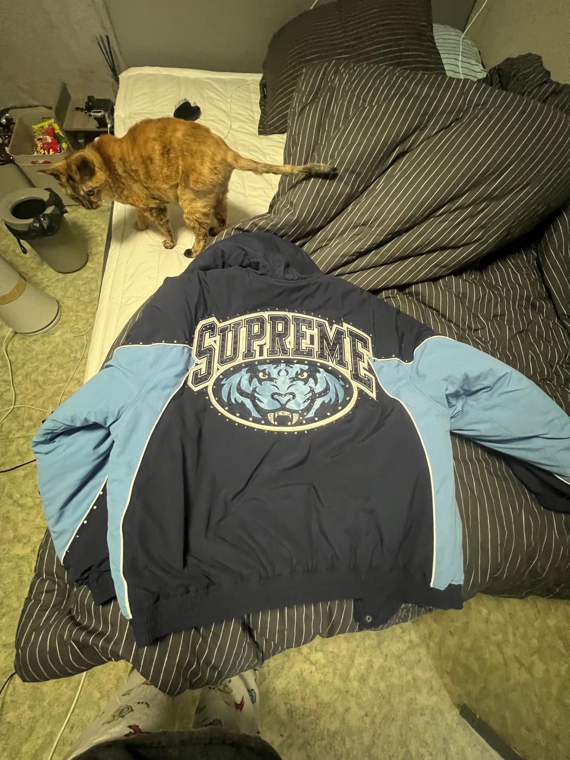 슈프림 스터디드 스타디움 자켓 상품이미지1