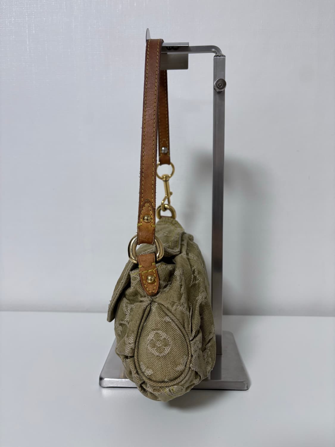 루이비통 데님 플리티백 카키 상품이미지4