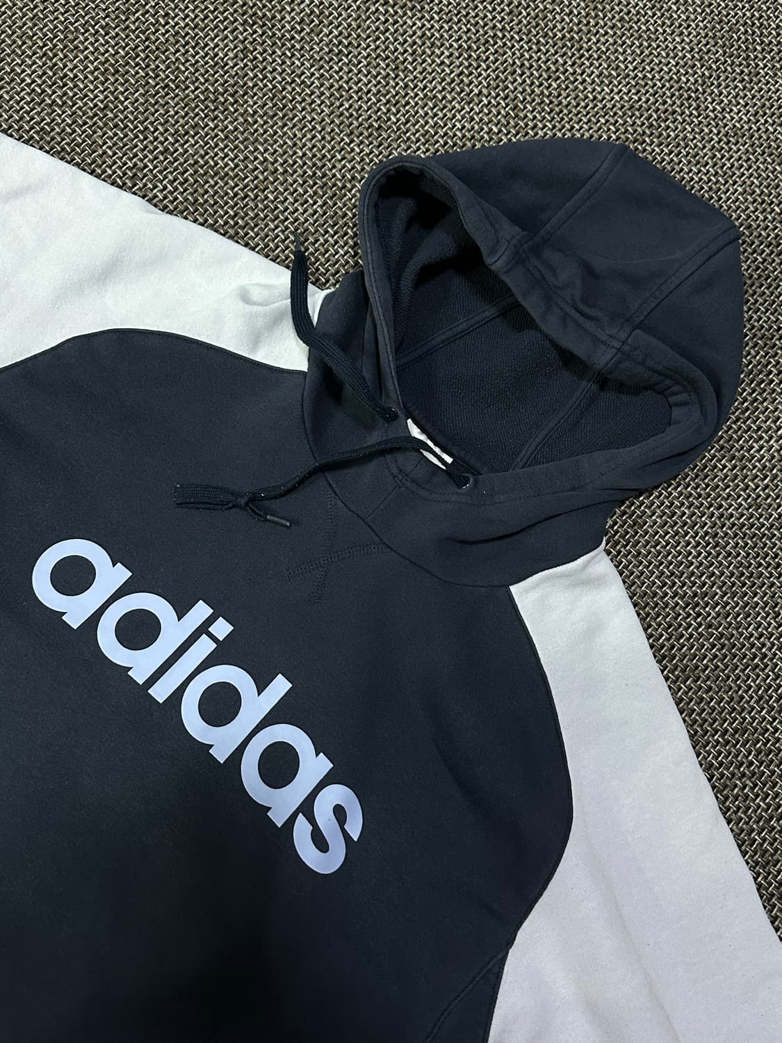 아디다스 올드스쿨 나그랑 후드티 상품이미지1