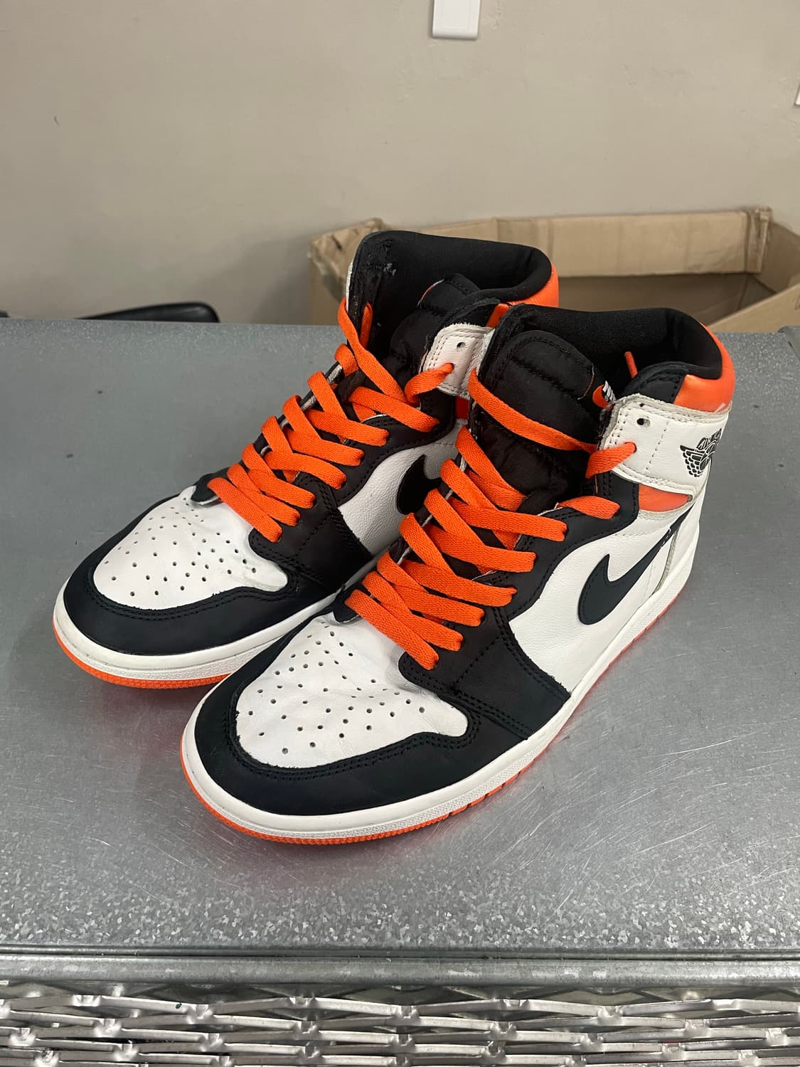 나이키 에어 조던 1 레트로 하이 OG 일렉트로 오렌지 270 상품이미지2