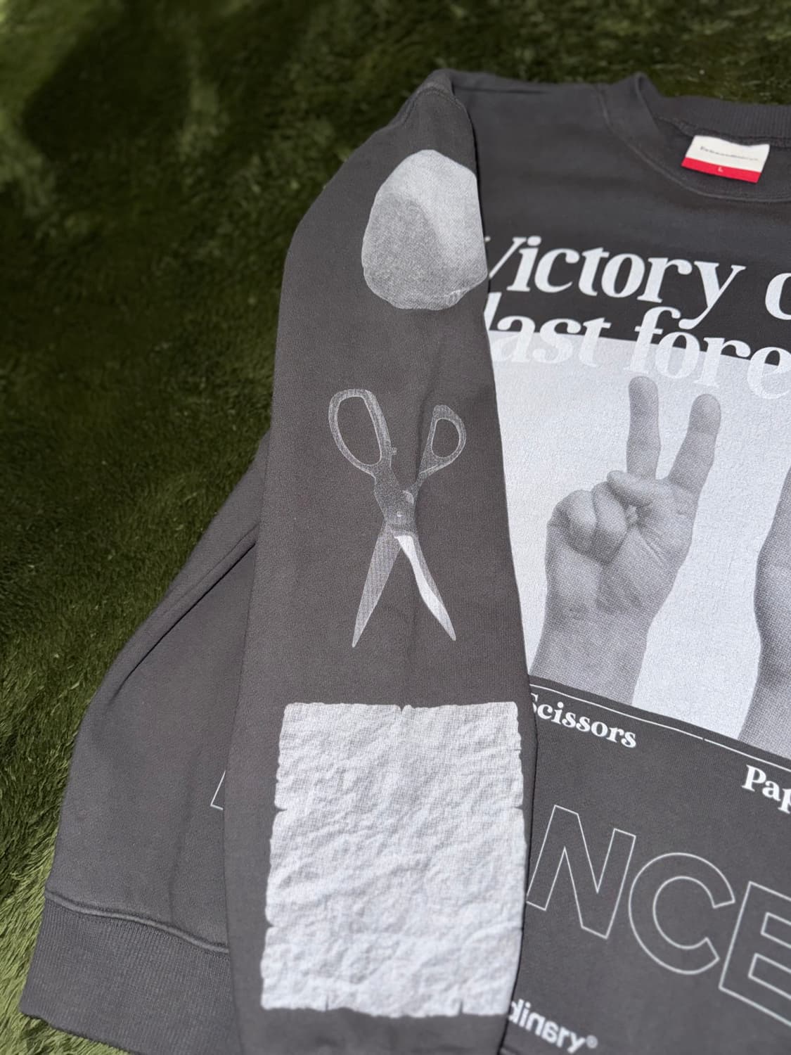 [L] 엑스트라오디너리 RSF 그래픽 릴렉스 핏 스웻셔츠 챠콜 상품이미지5