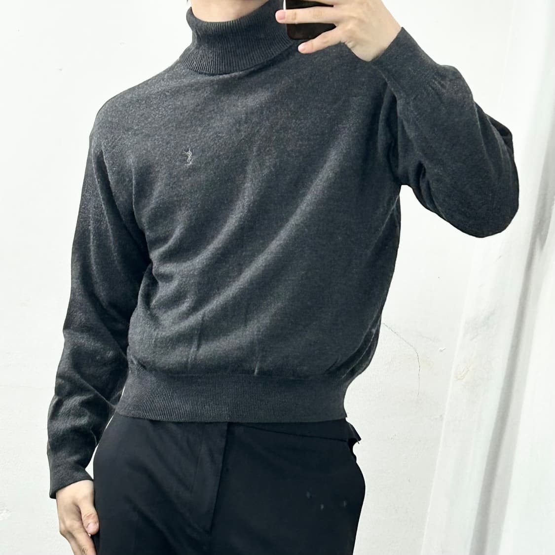 입생로랑 터틀넥 니트 상품이미지1