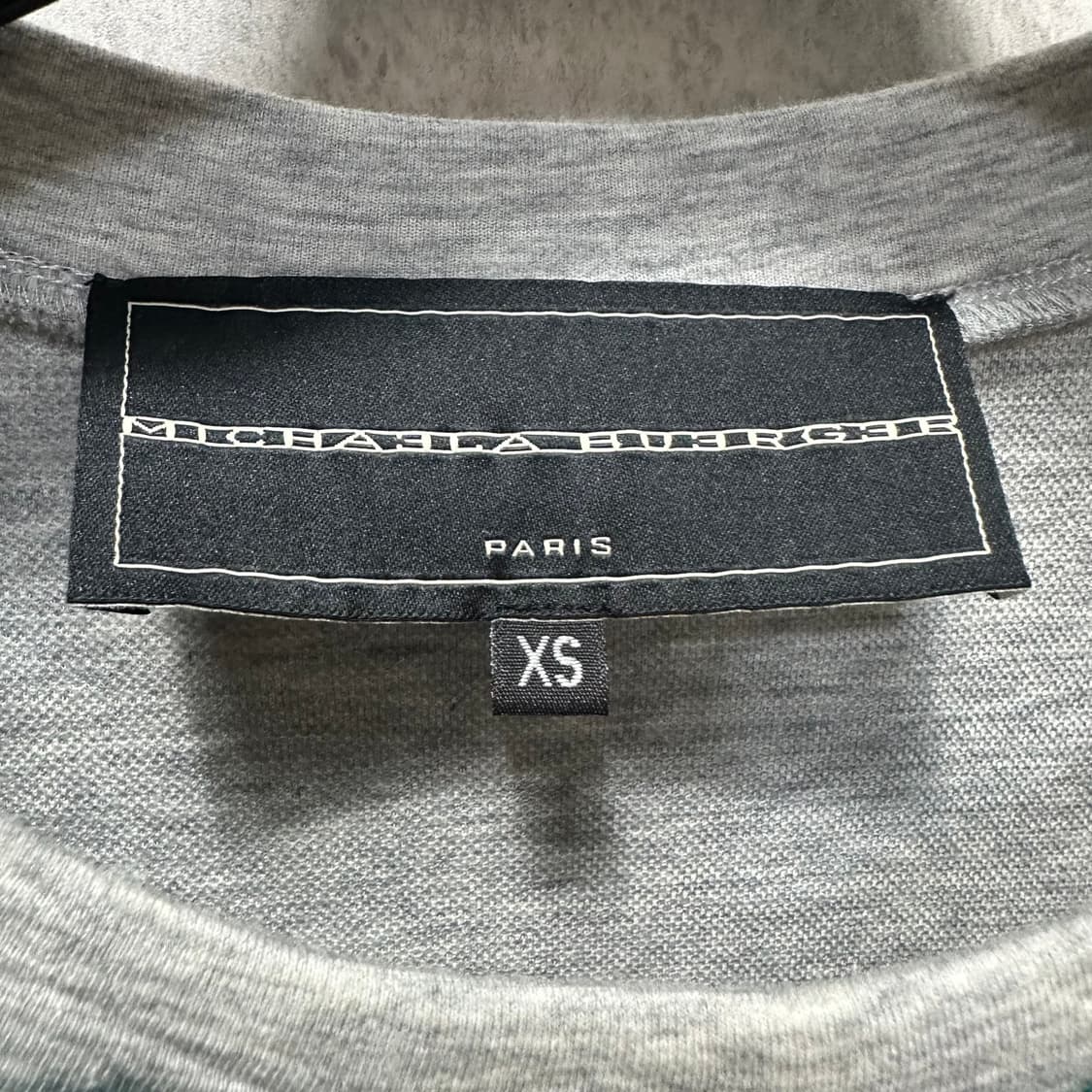 85 미카엘라버거 여자 루즈핏 자수 맨투맨 상품이미지3