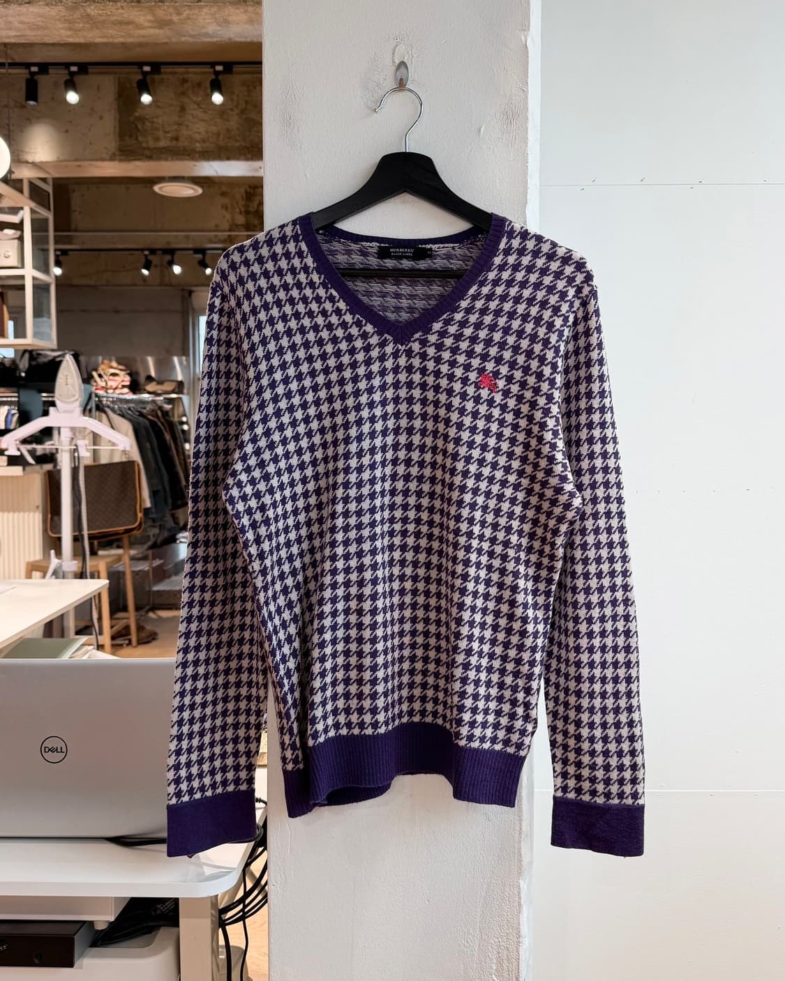 버버리 블랙라벨 퍼플 하운드투스 체크 울 브이넥 니트 상품이미지2