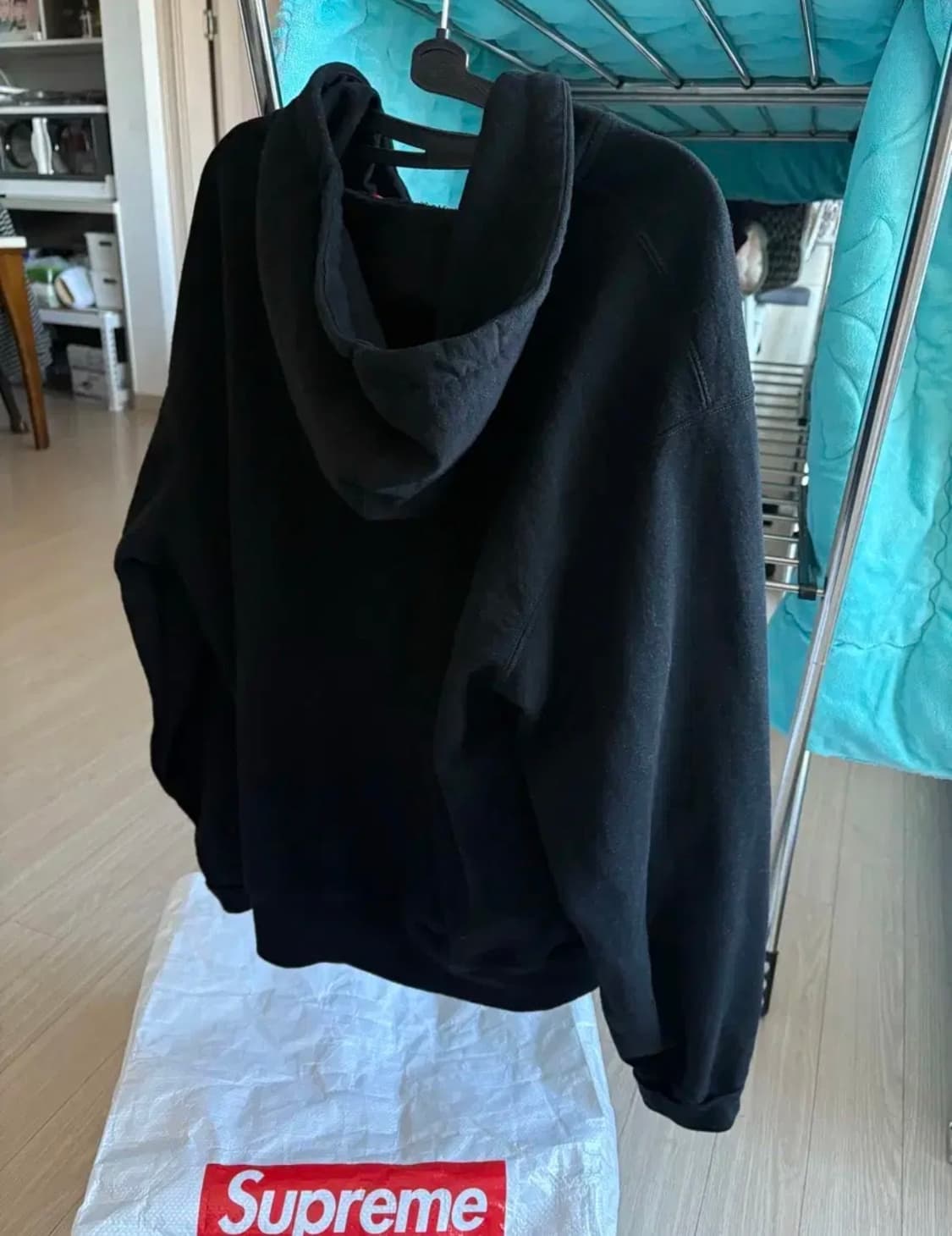 슈프림 블랙 후드집업 M 25ss 상품이미지2