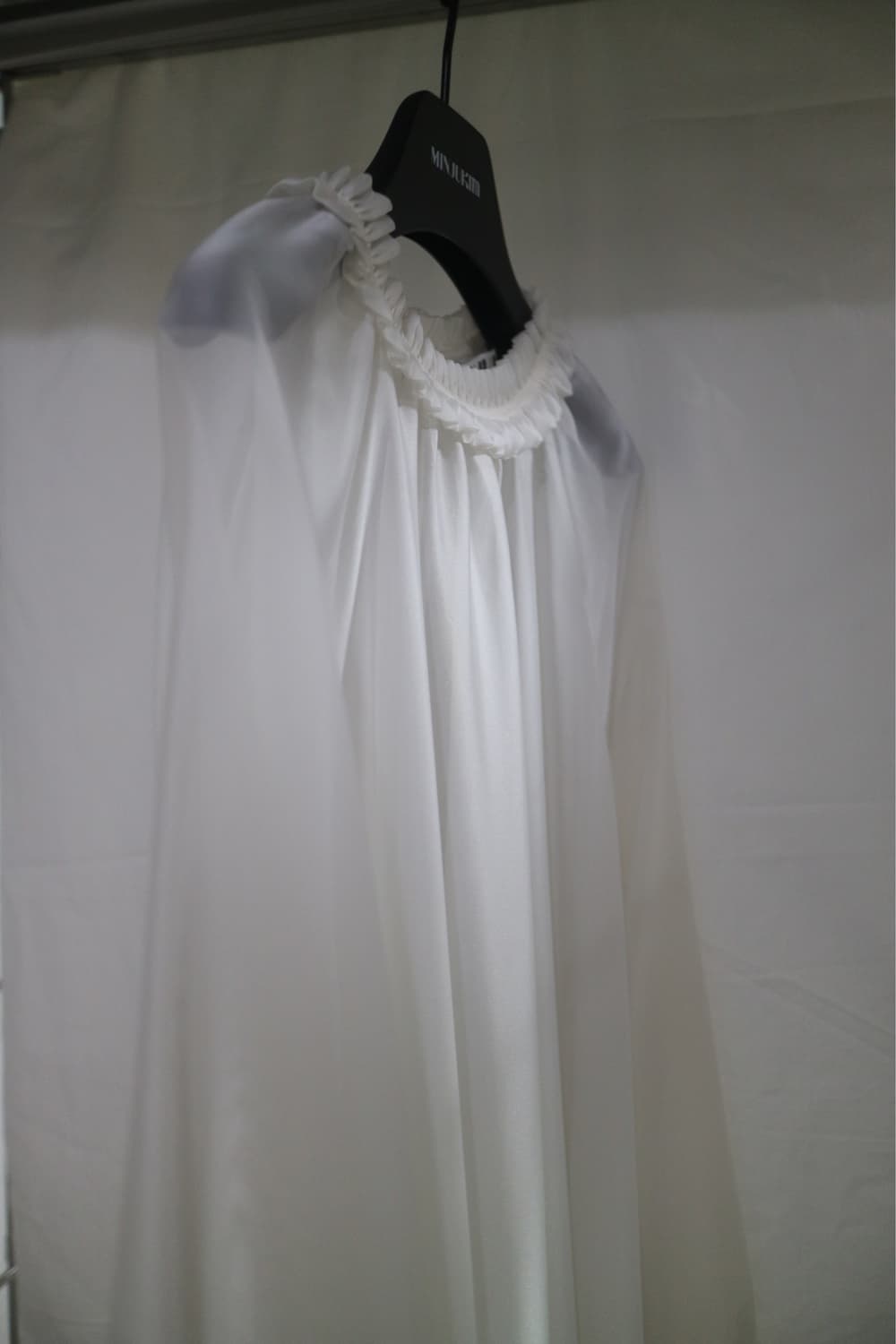 민주킴 Oversized Ruffled Tiered Dress 상품이미지5