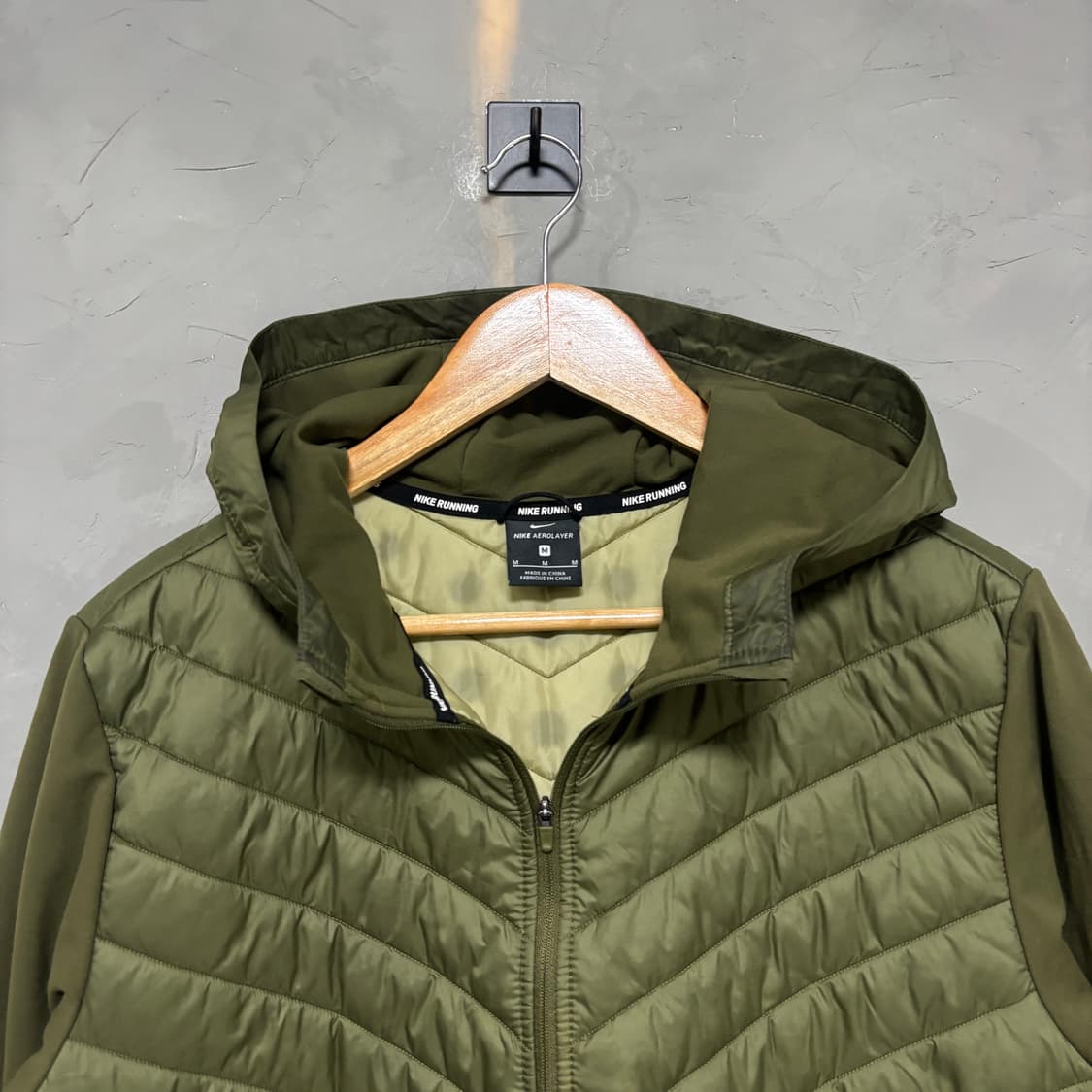나이키 러닝 에어로레이어 경량 패딩 카키 상품이미지2