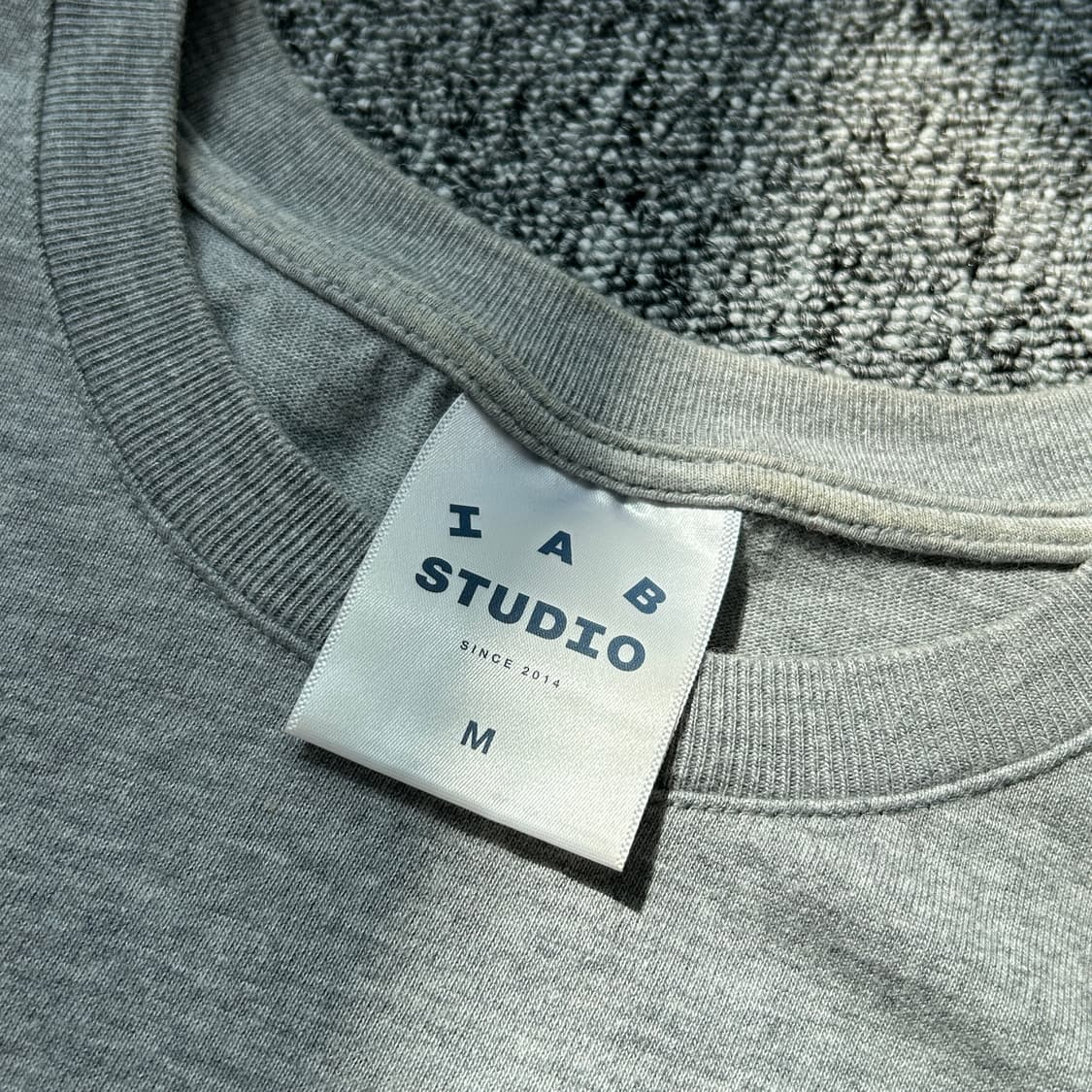 아이앱스튜디오 그레이 그린 티셔츠 상품이미지7