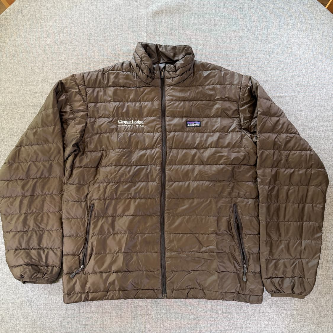 파타고니아 멘즈 경량패딩 브라운 상품이미지1